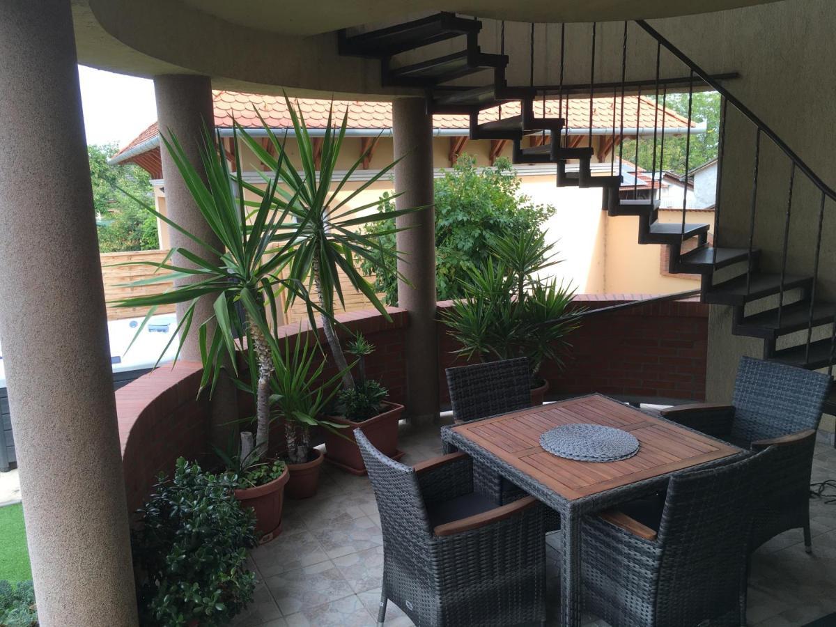 Szabo Vendeghaz Zamardi Villa Ngoại thất bức ảnh